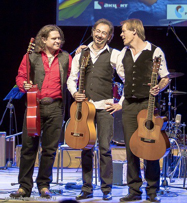 Дебютный альбом международной гитарной супергруппы World Of Guitar Trio!